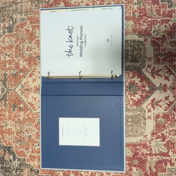 The Knot Wedding Planner and Organizer Binder - Picture 2 of 4